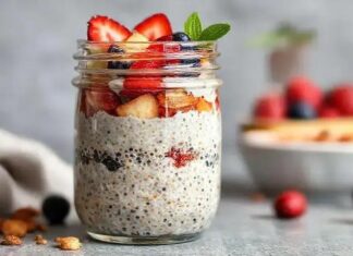 Overnight Oats com Chia e Frutas Overnight oats com chia e frutas