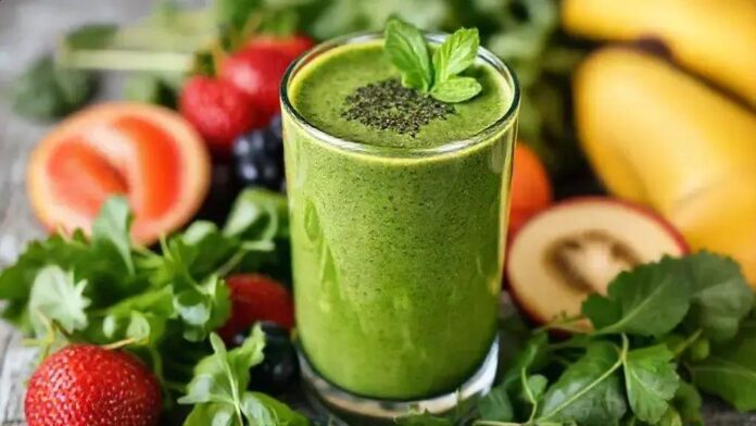 Smoothie verde proteico com spirulina